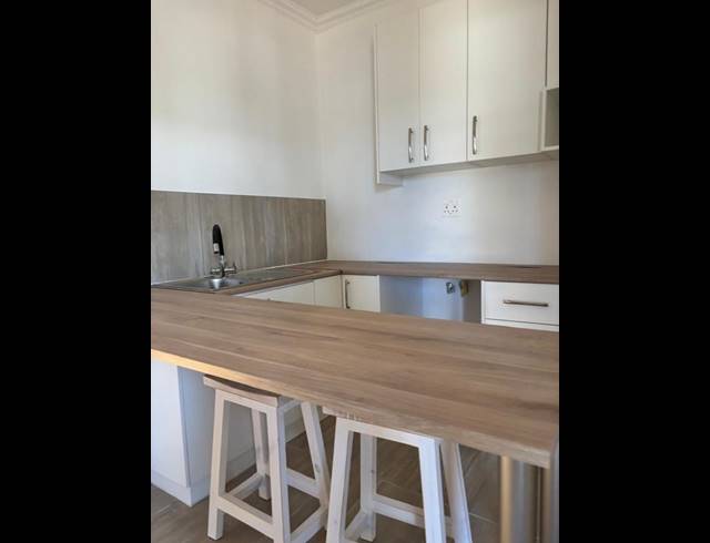 1 BEDROOM PROPERTY TO RENT IN DUYNEFONTEIN